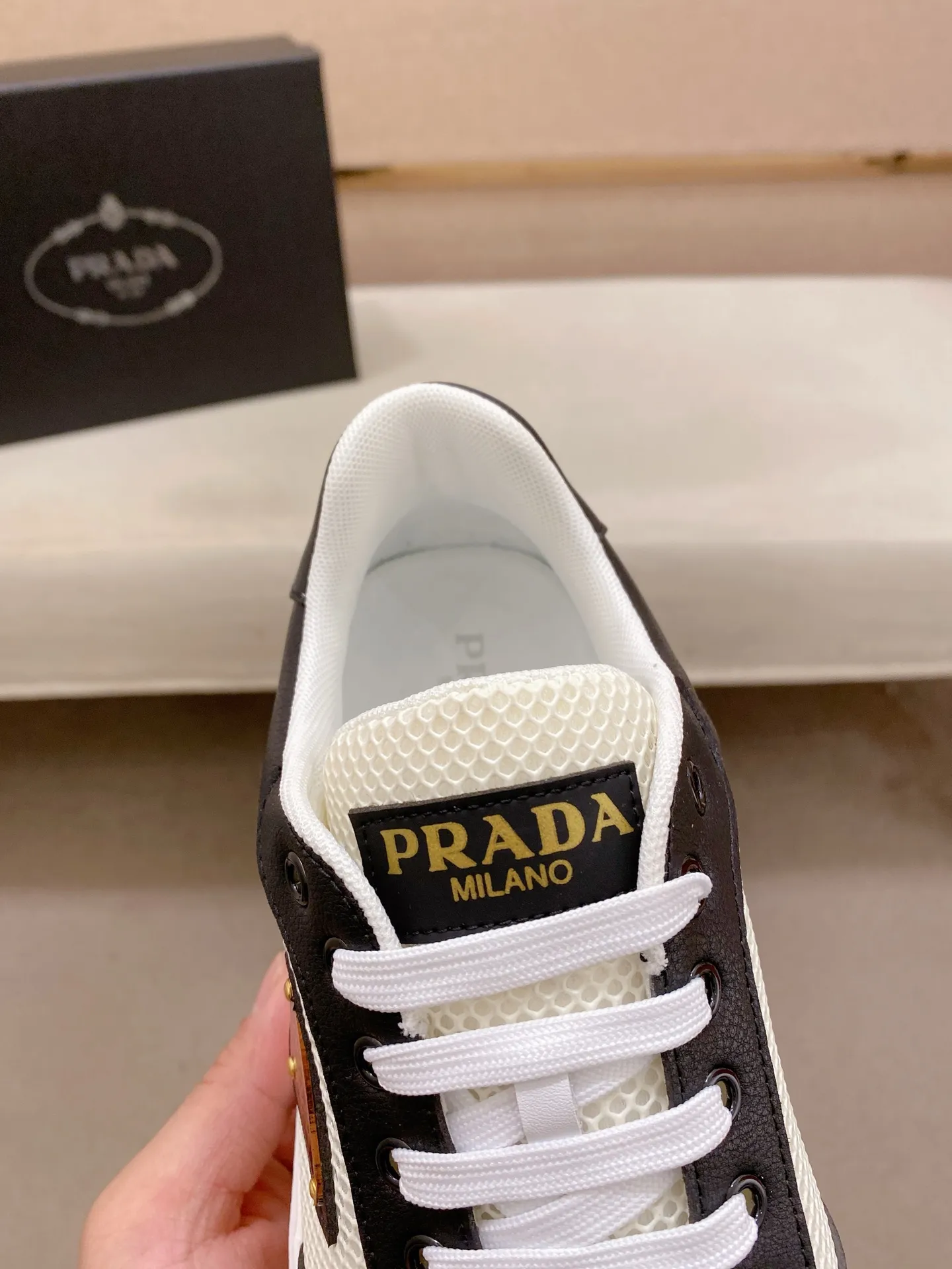 Men's men's shoes💰: 440💰[Prada～Prada] Trendy new styles are on the market. Same style as the official website. Counter quality. Original version. [Strong] [Strong] Imported selected first-layer cowhide. Comfortable and breathable sheepskin lining, fine workmanship, upper layer made of 100% pure cowhide, original last shape, comfortable on the feet, shoe sizes 38 to 44